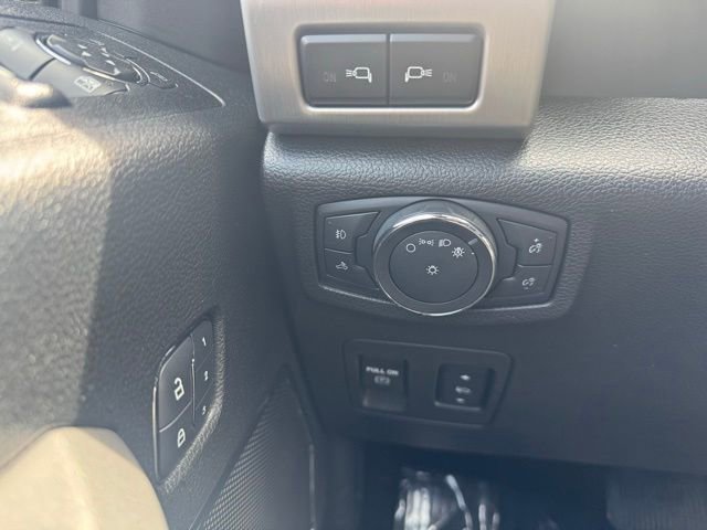 Certified 2018 Ford F150 Platinum w/ Equipment Group 701A Luxury image 30