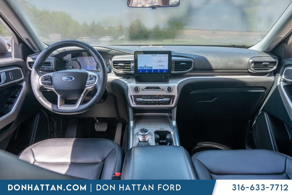 Certified 2022 Ford Explorer XLT w/ Equipment Group 202A AWD/4WD image 3
