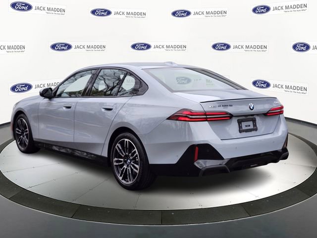 Used 2024 BMW 540i xDrive w/ Premium Package image 3