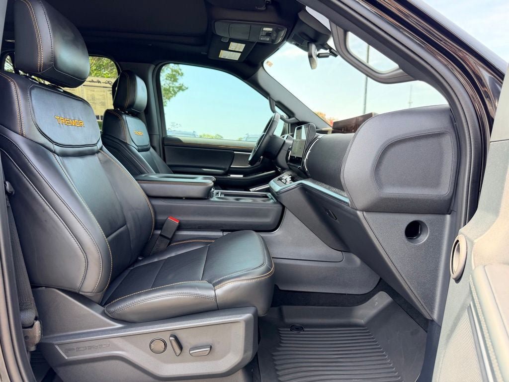 Certified 2025 Ford Expedition Tremor AWD/4WD image 11