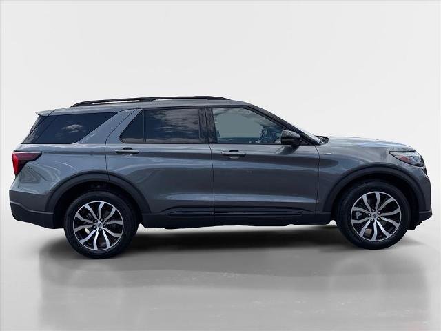 Certified 2025 Ford Explorer ST-Line AWD/4WD image 6