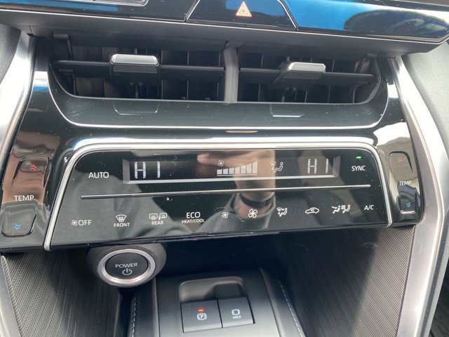 Used 2023 Toyota Venza XLE AWD/4WD image 19