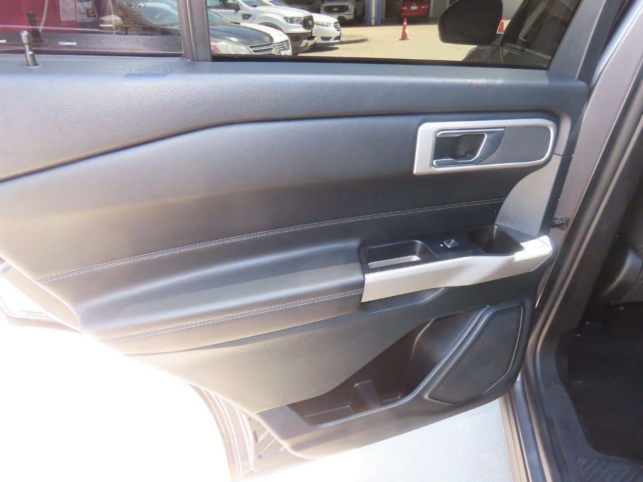 Certified 2023 Ford Explorer XLT RWD image 20