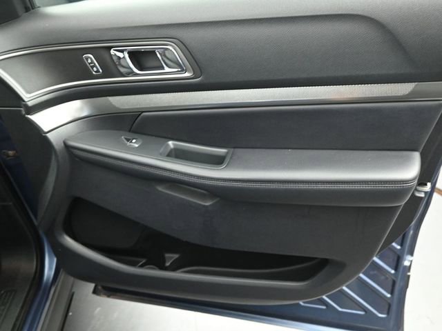 Certified 2018 Ford Explorer XLT FWD image 28