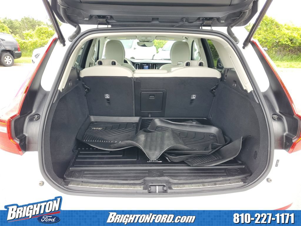 Used 2023 Volvo XC60 B5 Plus AWD/4WD image 7