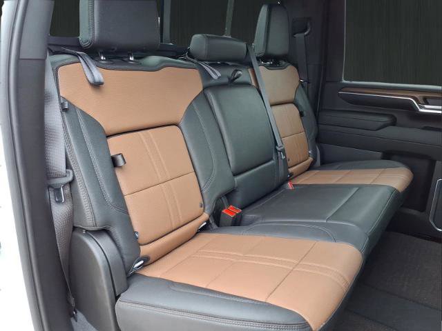 Used 2024 Chevrolet Silverado 2500 High Country w/ High Country Premium Package image 17