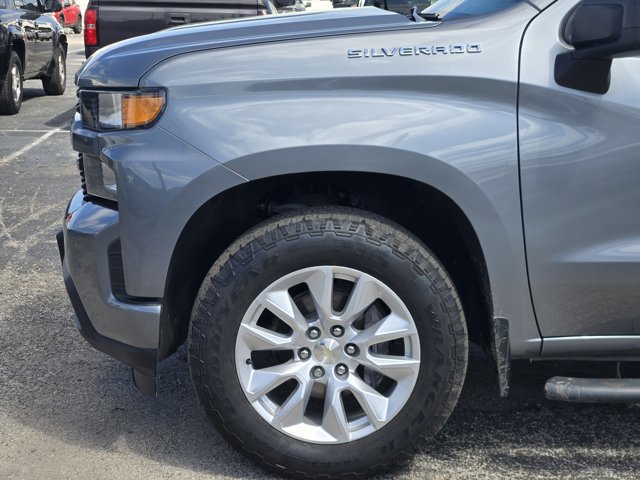 Used 2020 Chevrolet Silverado 1500 Custom w/ Custom Value Package image 9