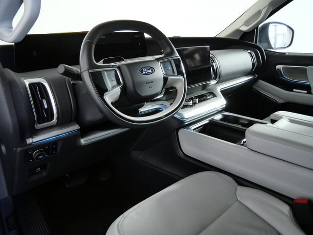 Certified 2025 Ford Expedition Max Platinum w/ Driver's Package AWD/4WD image 14