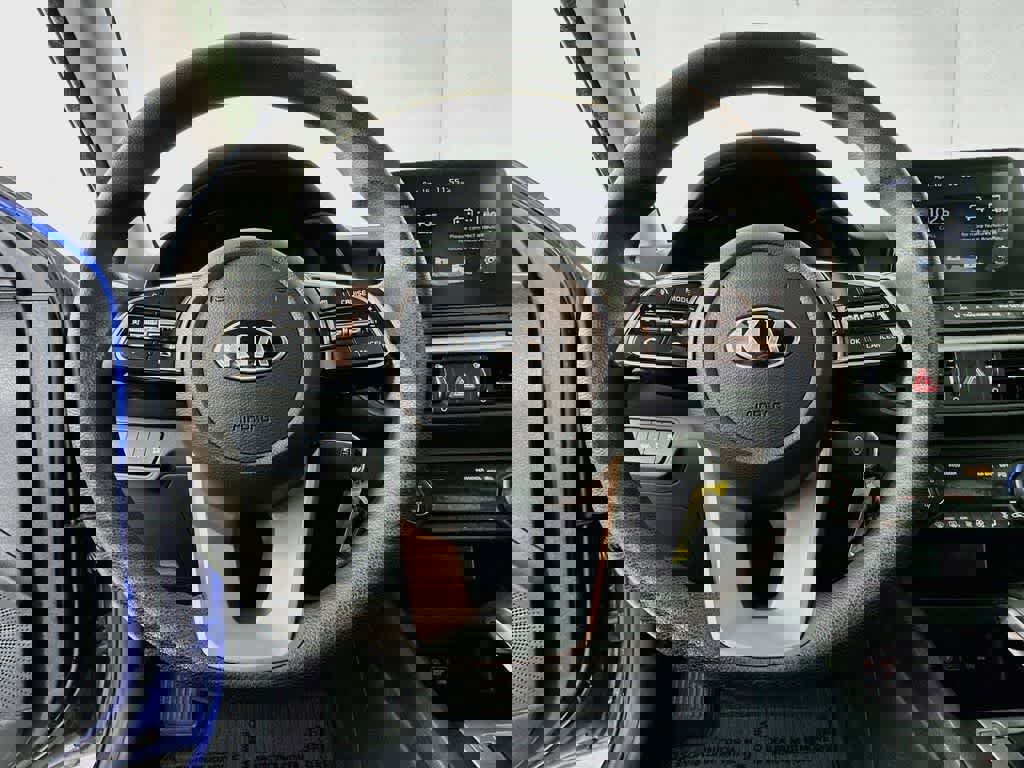 Used 2019 Kia Forte LXS FWD image 18