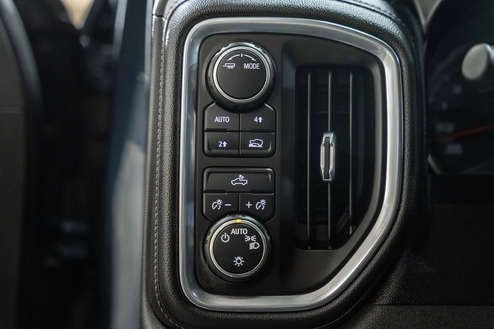 Used 2020 Chevrolet Silverado 1500 LT w/ All-Star Edition AWD/4WD image 46