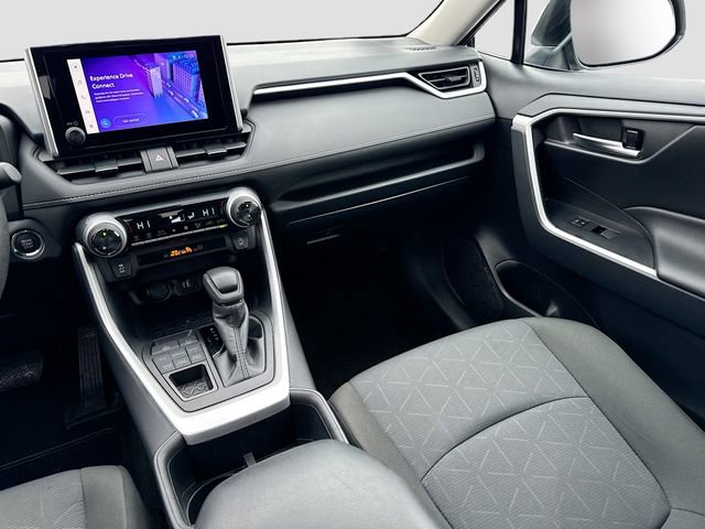 Used 2025 Toyota RAV4 XLE image 27