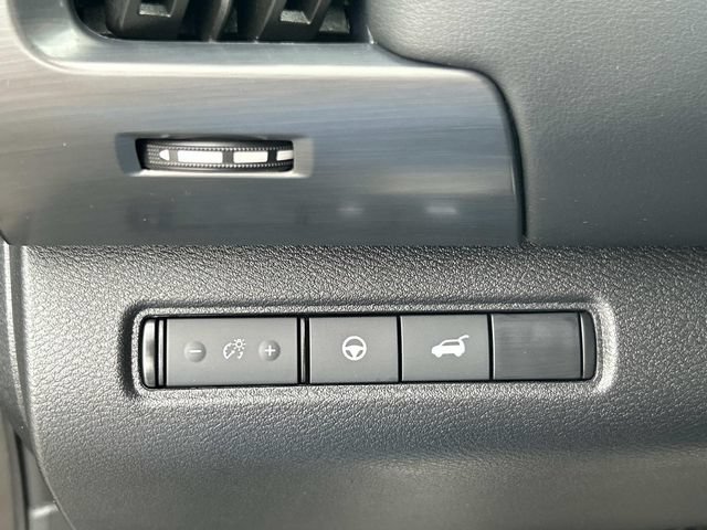 Used 2025 Nissan Pathfinder Rock Creek AWD/4WD image 35