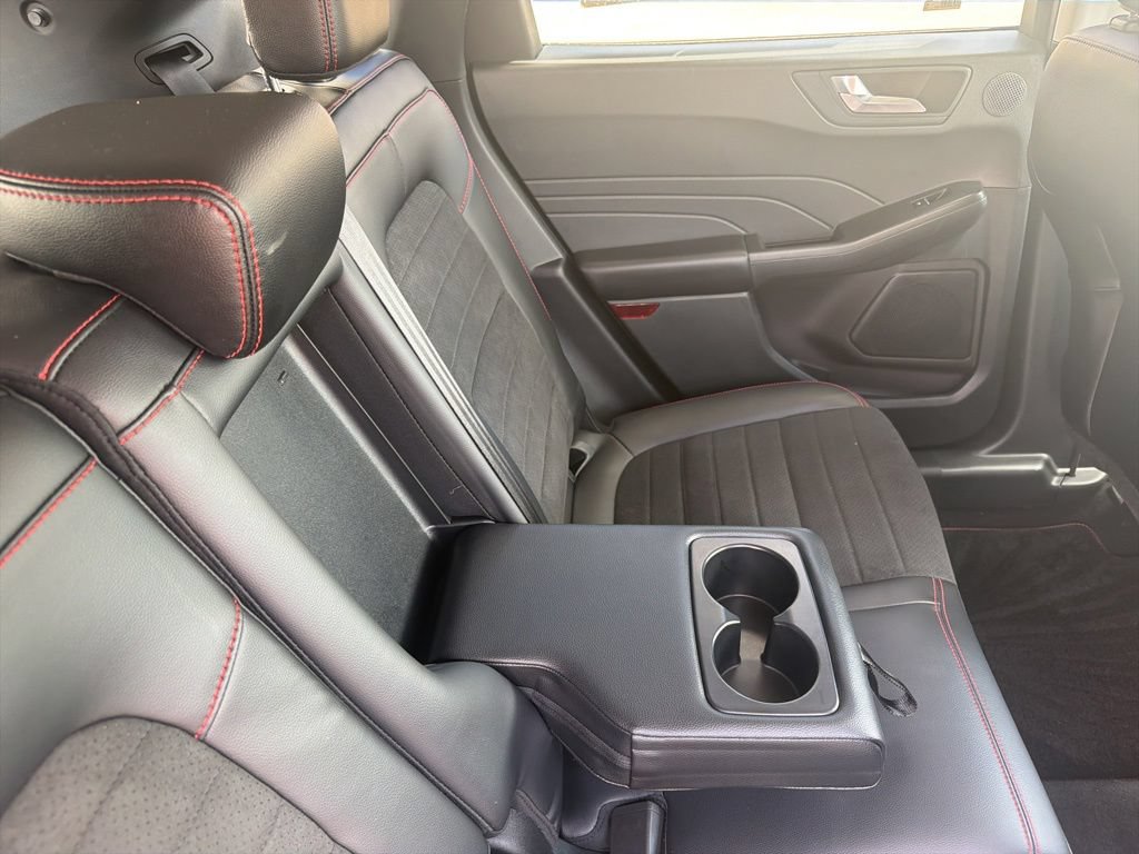 Certified 2022 Ford Escape SEL w/ SEL Stealth AWD Package image 46