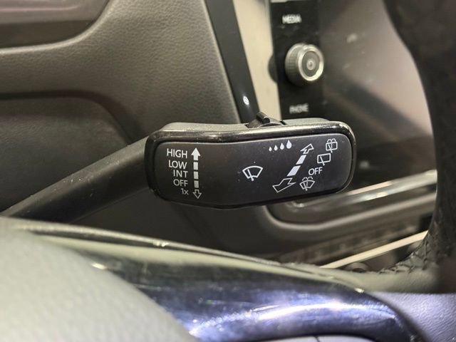 Used 2020 Volkswagen Tiguan SEL image 21