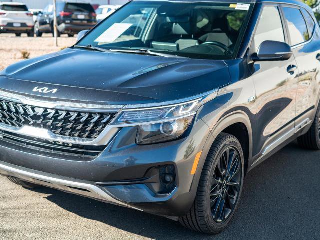 Used 2022 Kia Seltos Nightfall Edition image 3