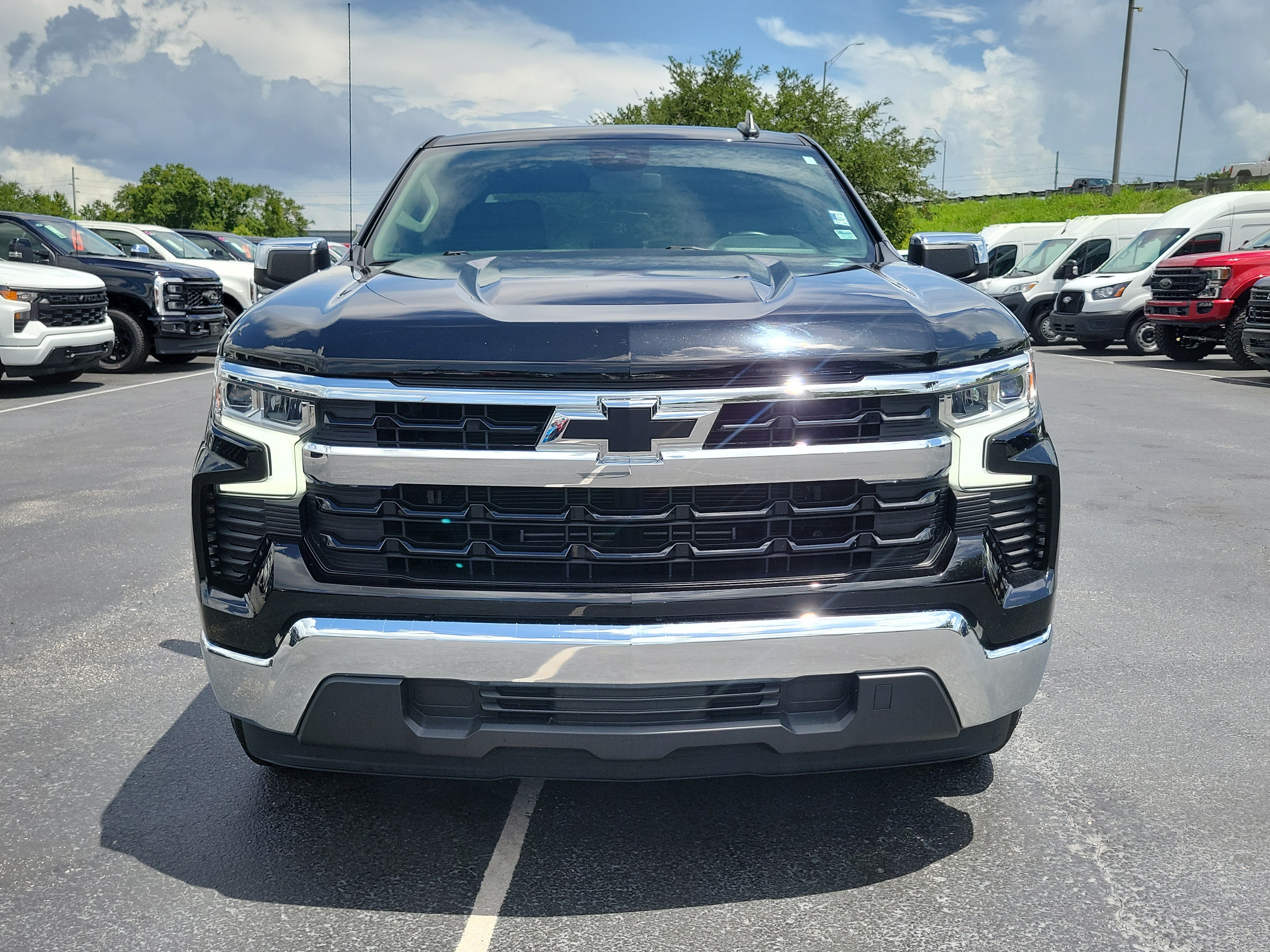 Used 2023 Chevrolet Silverado 1500 LT w/ Protection Package RWD image 2