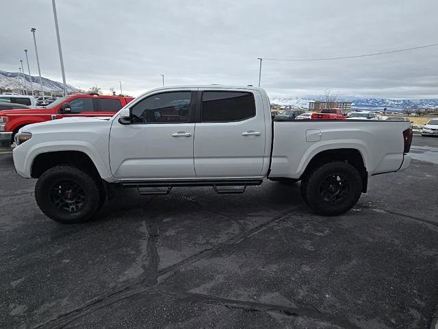 Used 2018 Toyota Tacoma TRD Sport w/ Technology Package image 2