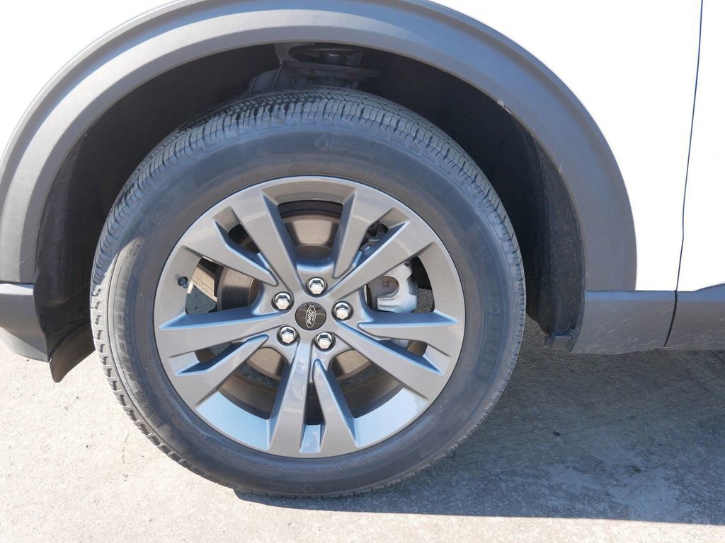 Certified 2023 Ford Explorer XLT w/ Equipment Group 202A image 6