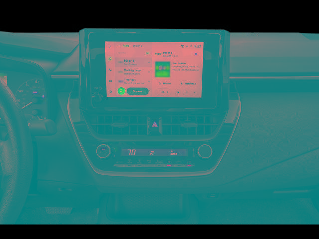 Used 2025 Toyota Corolla LE FWD image 9