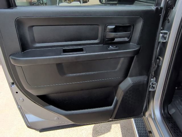Used 2024 RAM 3500 Tradesman w/ Chrome Appearance Group AWD/4WD image 21