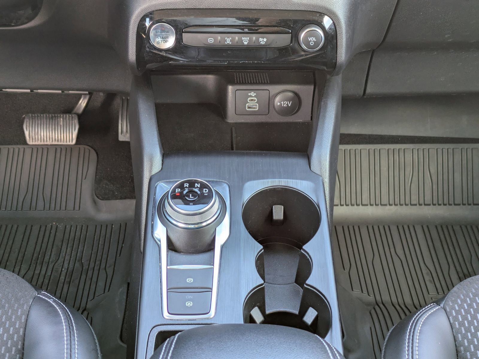 Certified 2025 Ford Escape SE FWD image 18