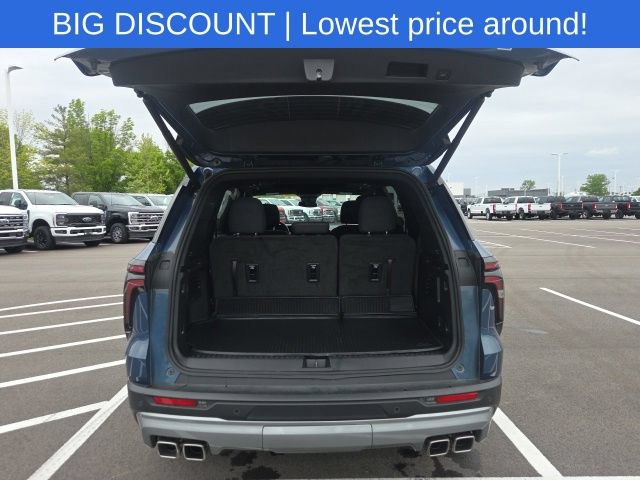 Used 2024 Chevrolet Traverse LT w/ LPO, Floor Liner Package FWD image 11