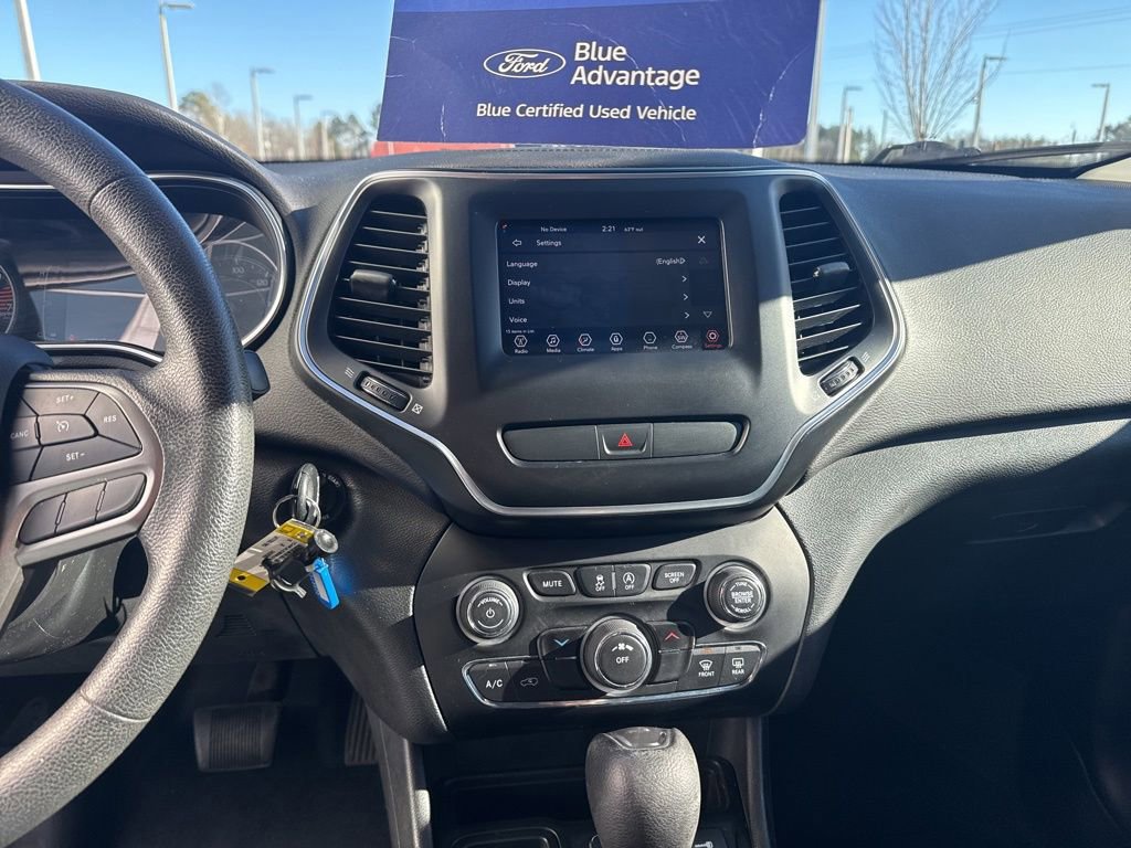 Used 2019 Jeep Cherokee Latitude w/ Popular Appearance Group image 19