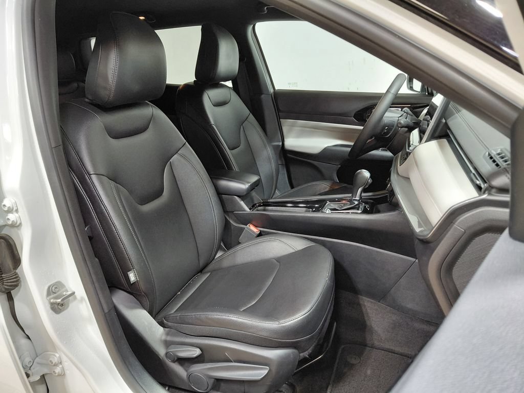 Used 2025 Jeep Compass Limited AWD/4WD image 22