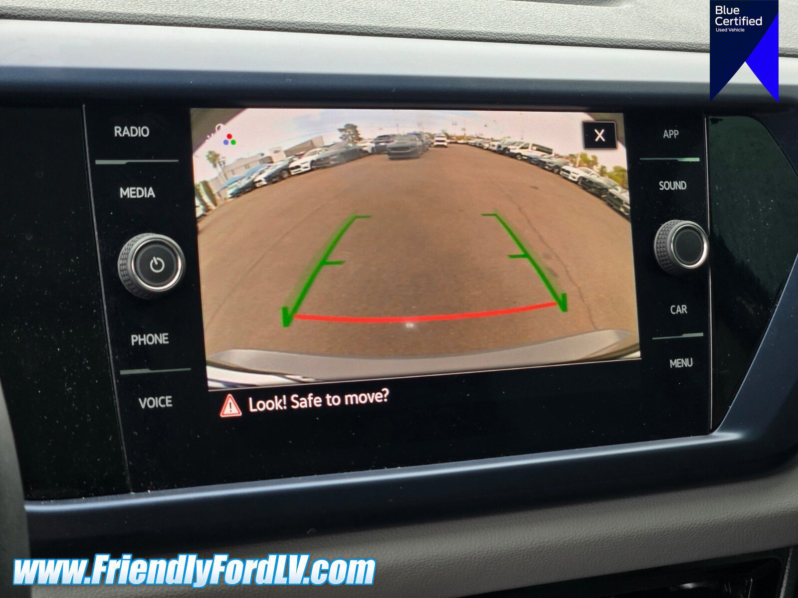 Used 2023 Volkswagen Taos SE w/ Panoramic Sunroof Package FWD image 22