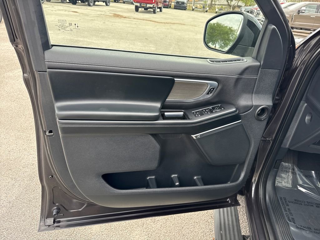Certified 2025 Ford Expedition Max Platinum image 14