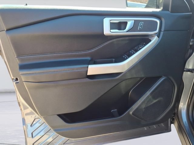 Certified 2022 Ford Explorer XLT w/ Equipment Group 202A AWD/4WD image 14