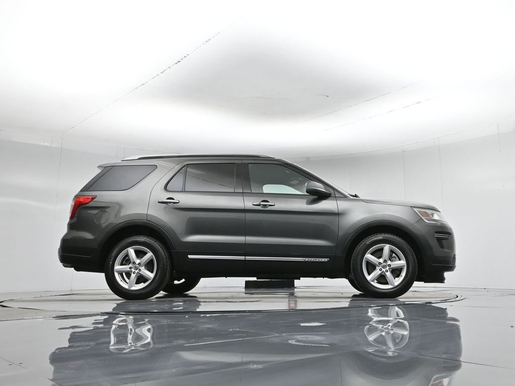 Certified 2018 Ford Explorer XLT image 10