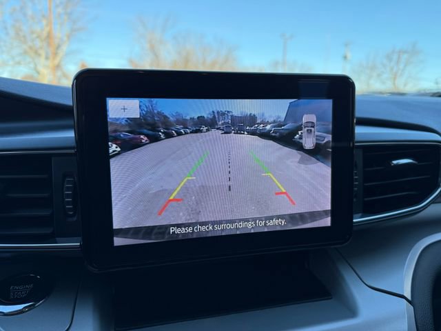 Certified 2022 Ford Explorer XLT w/ Equipment Group 202A image 10