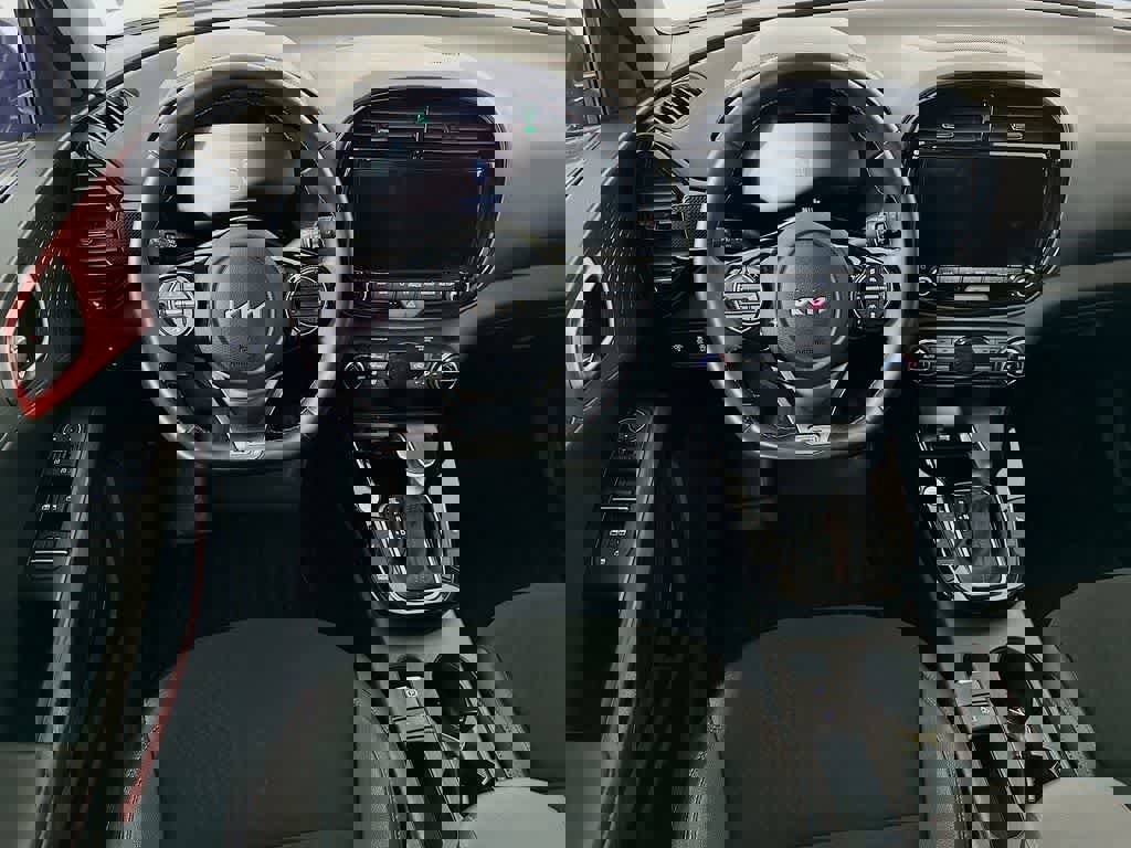 Used 2025 Kia Soul GT-Line w/ GT-Line Technology Package image 13