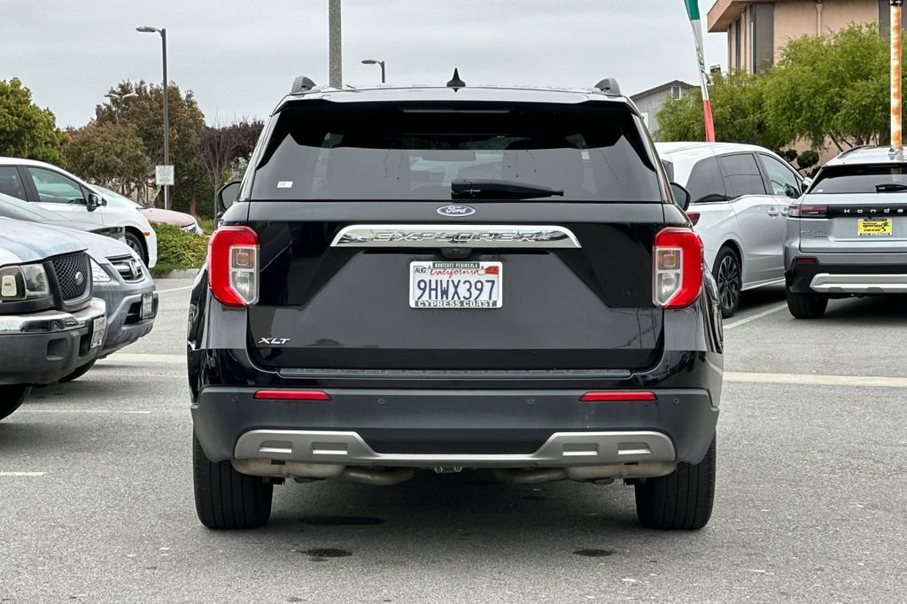 Certified 2023 Ford Explorer XLT w/ Equipment Group 202A RWD image 4