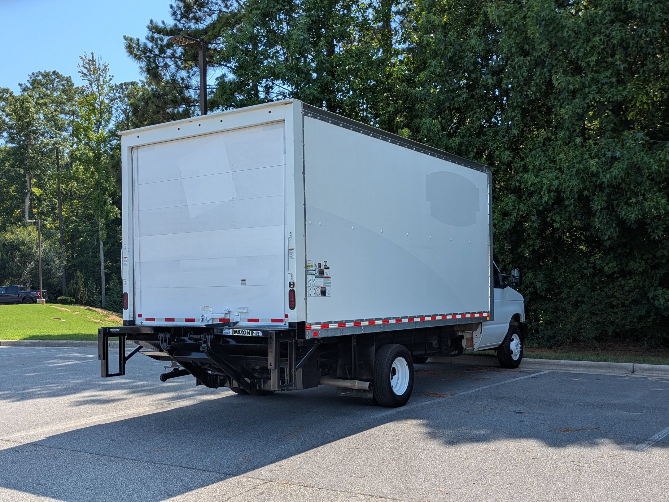 Certified 2024 Ford E-450 and Econoline 450 Super Duty w/ Power Windows & Locks Group RWD image 3