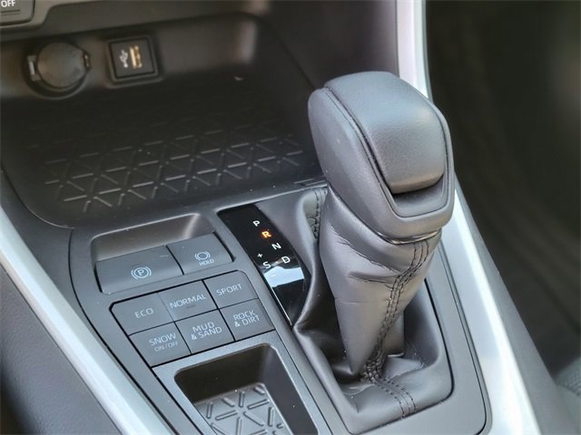 Used 2024 Toyota RAV4 LE image 28