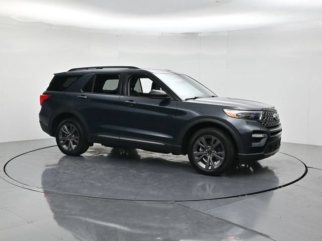 Certified 2024 Ford Explorer XLT w/ Equipment Group 202A AWD/4WD image 3
