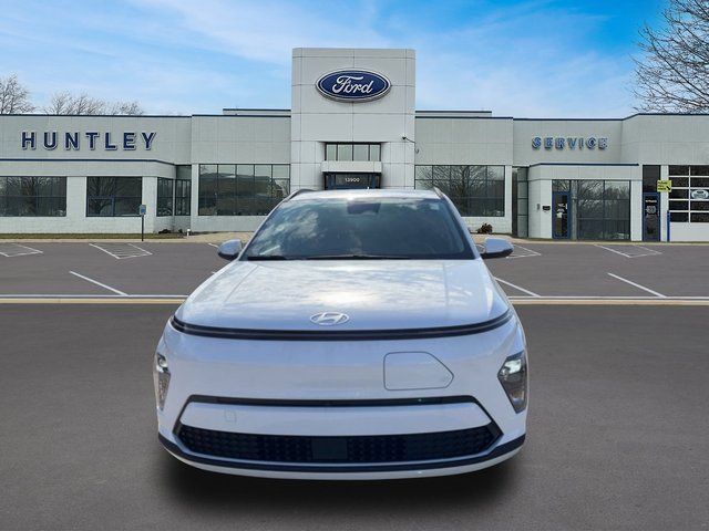 Used 2024 Hyundai Kona SEL FWD image 2