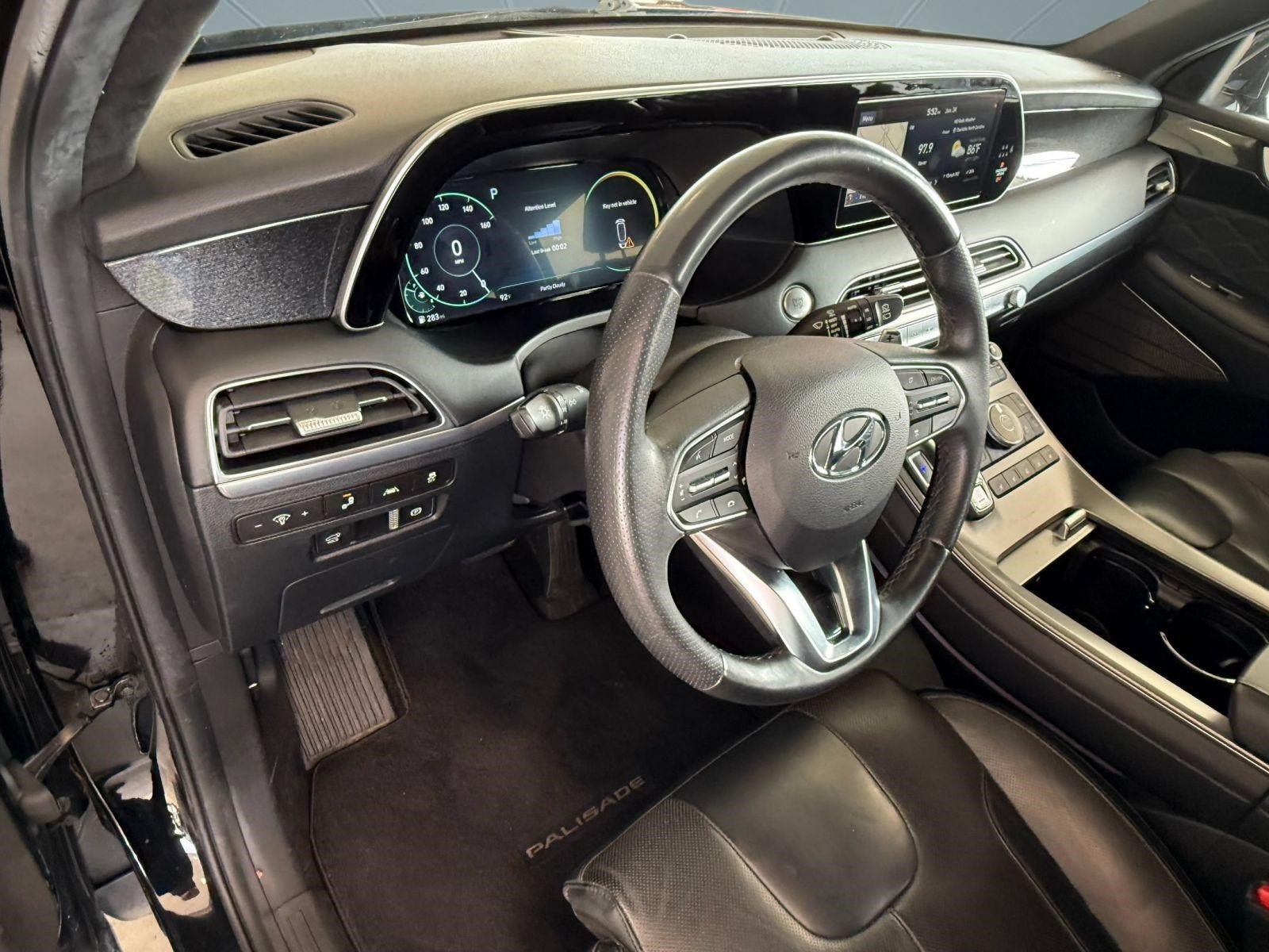 Used 2020 Hyundai Palisade Limited FWD image 3