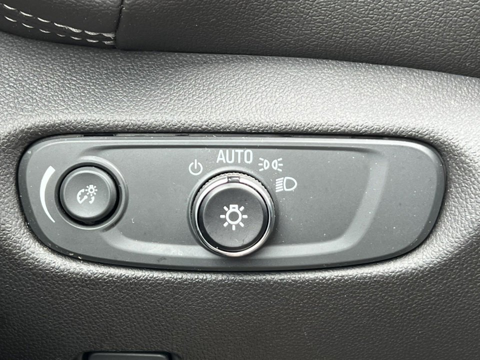 Used 2023 Chevrolet Blazer LT image 22