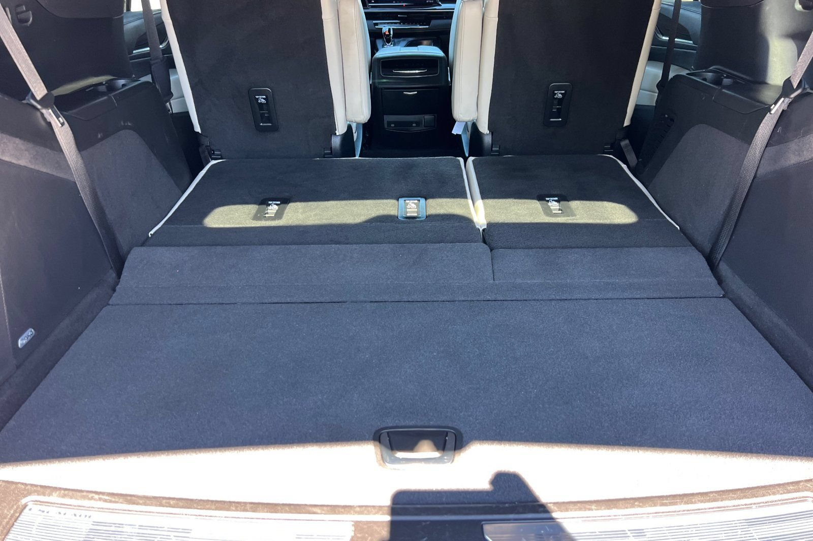 Used 2023 Cadillac Escalade Sport w/ LPO, ONYX Package AWD/4WD image 18