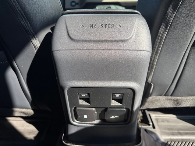 Certified 2023 Ford Bronco Wildtrak image 6