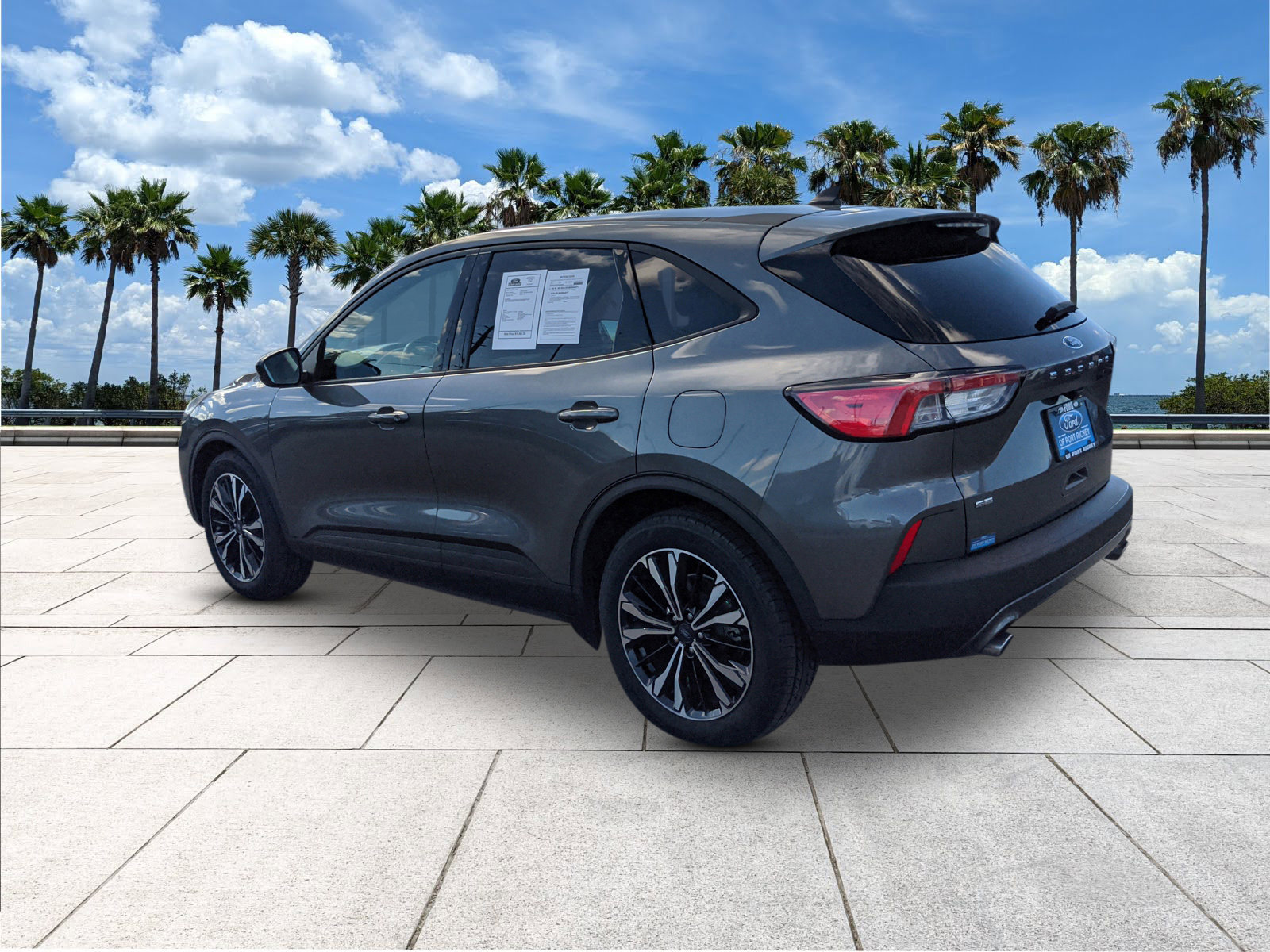 Certified 2022 Ford Escape SE w/ SE Sport Appearance Package image 6