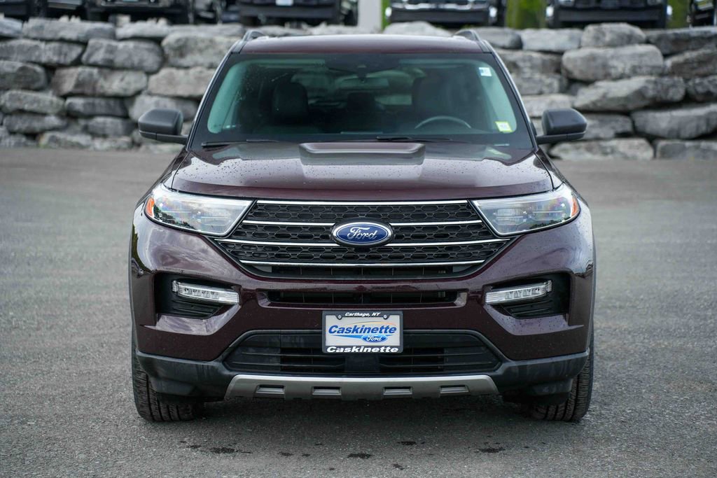 Certified 2022 Ford Explorer XLT w/ Equipment Group 202A AWD/4WD image 2