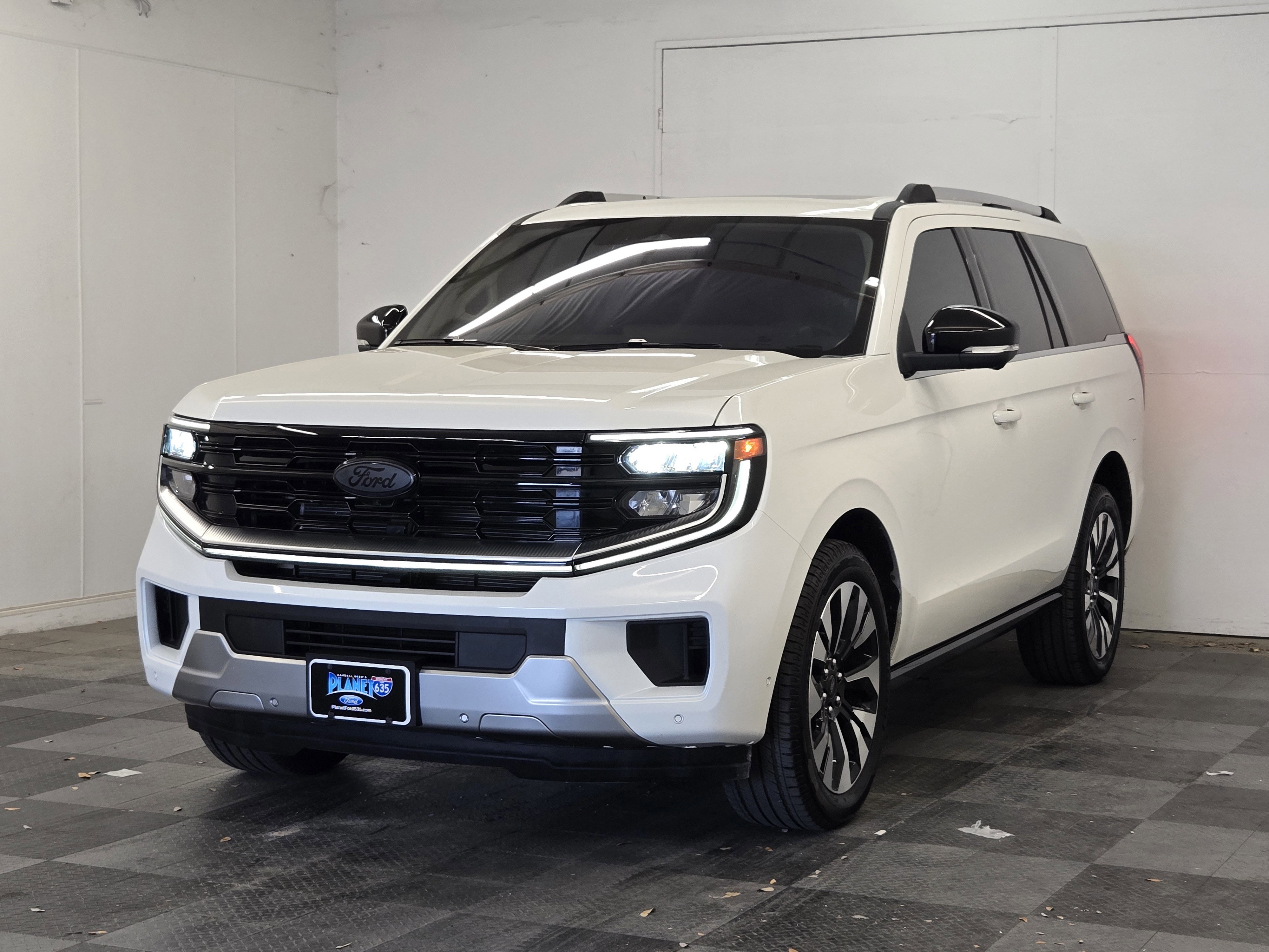 Certified 2025 Ford Expedition Platinum w/ Driver's Package