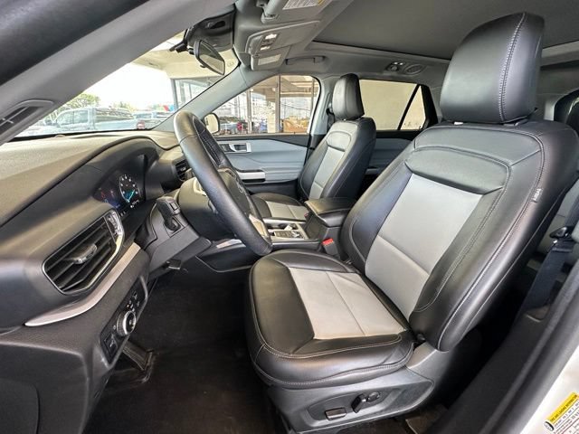 Certified 2023 Ford Explorer XLT w/ Equipment Group 202A AWD/4WD image 19