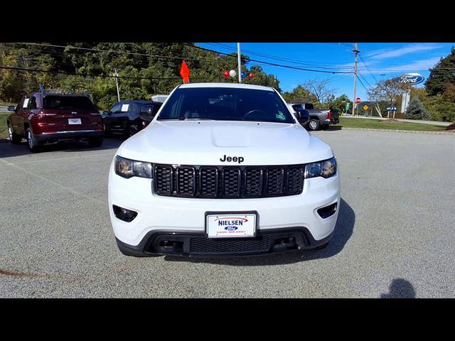 Used 2019 Jeep Grand Cherokee Laredo AWD/4WD image 32