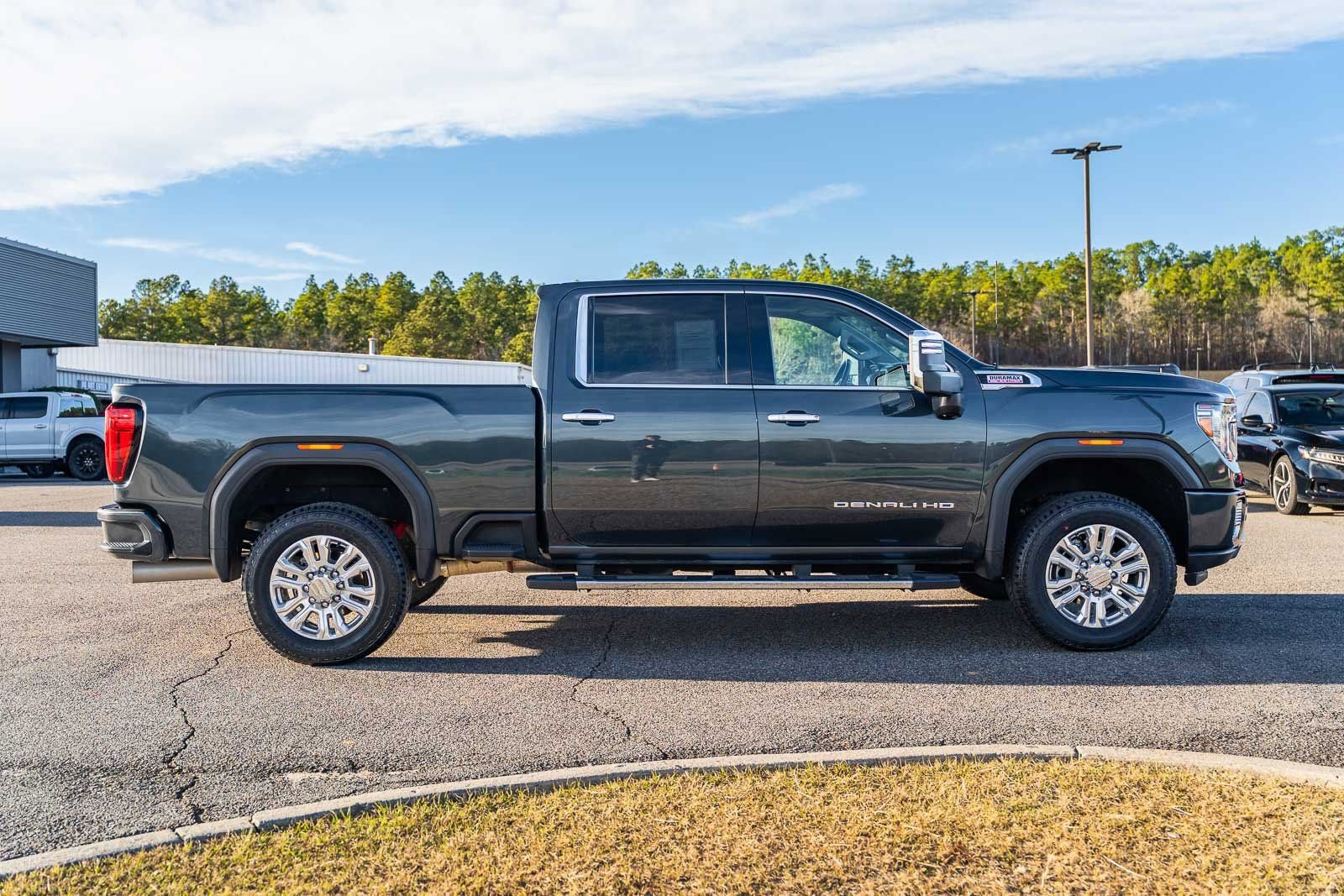 Used 2022 GMC Sierra 2500 Denali image 6