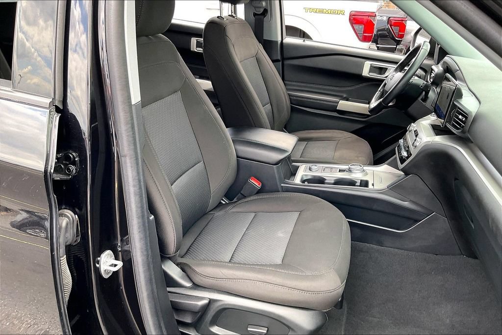 Certified 2022 Ford Explorer XLT AWD/4WD image 6